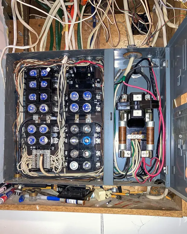 Fuse vs Circuit Breaker: Which is Best?